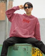 Bluza oversize z kapturem <br>Haft czerwone LOVE <br>Efekt sprania